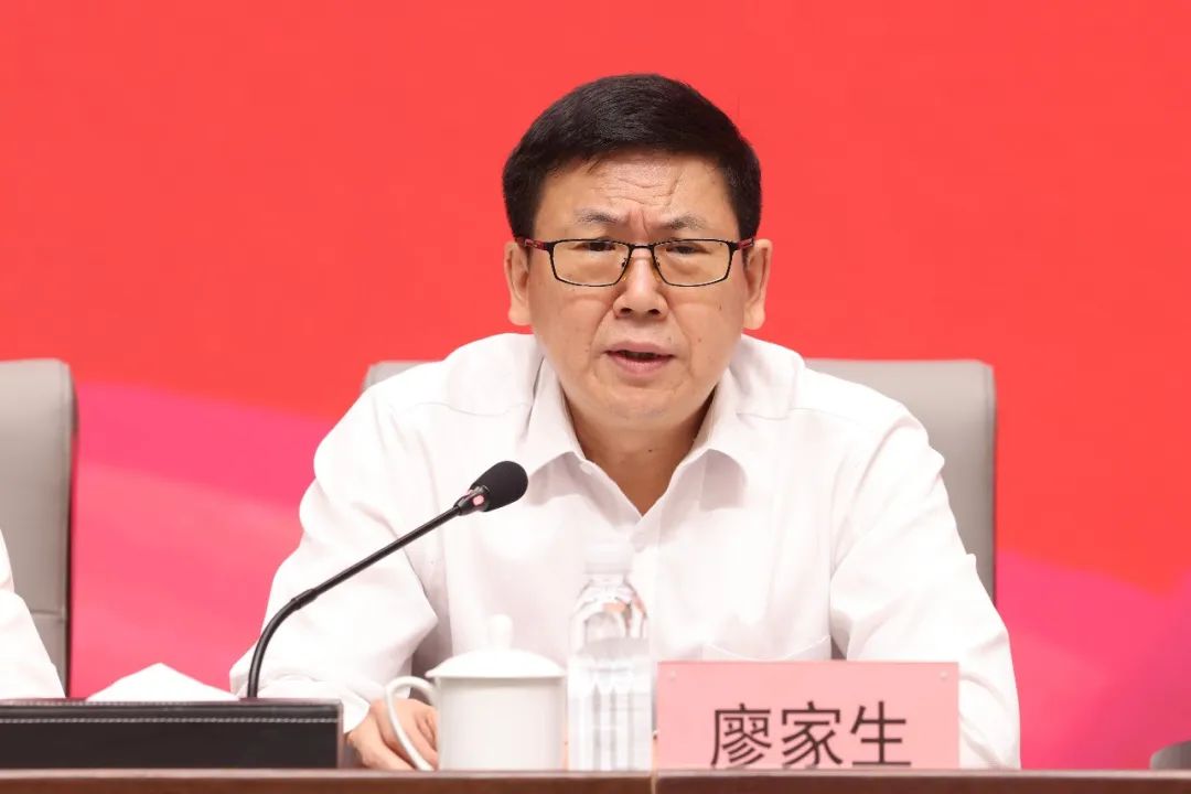 中国物流集团召开学习贯彻习近平新时代中国特色社会主义思想主题教育专题党课暨“两优一先”表彰大会