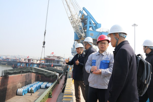 集团公司外部董事一行赴合肥等地调研